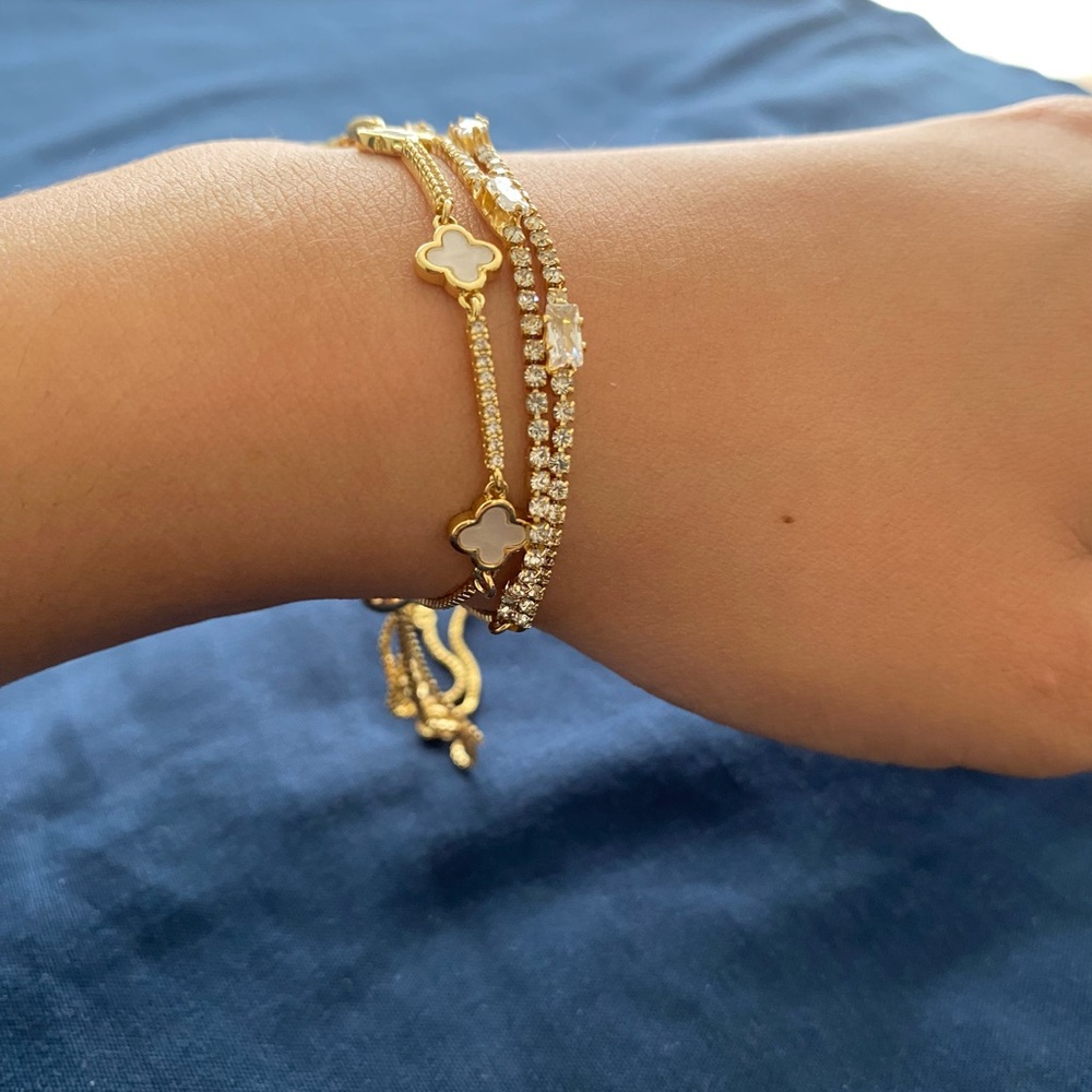 Gold and White Clover Bracelet Set